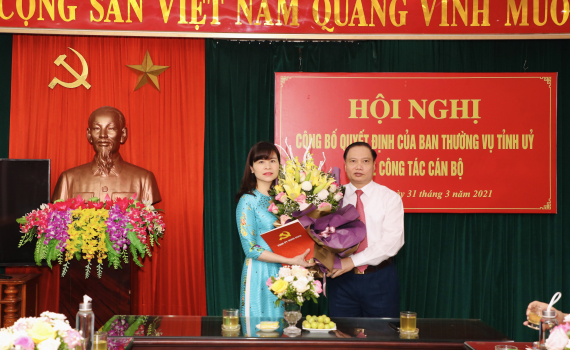 C&ocirc;ng bố quyết định bổ nhiệm Ph&oacute; trưởng Ban D&acirc;n vận Tỉnh ủy
