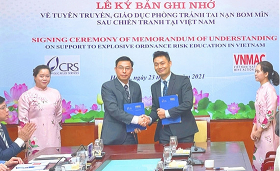 Ph&ograve;ng tr&aacute;nh tai nạn bom m&igrave;n sau chiến tranh