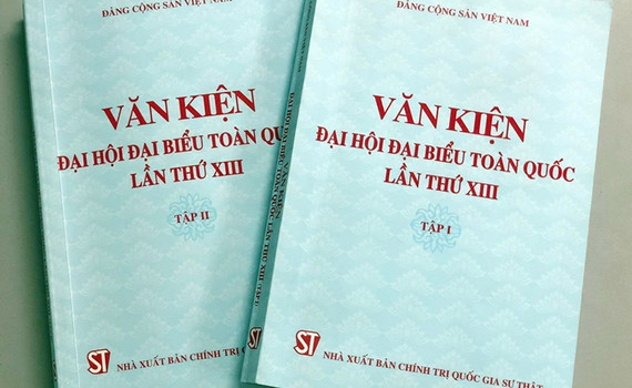 Ra mắt Bộ s&aacute;ch Văn kiện Đại hội đại biểu to&agrave;n quốc lần thứ XIII