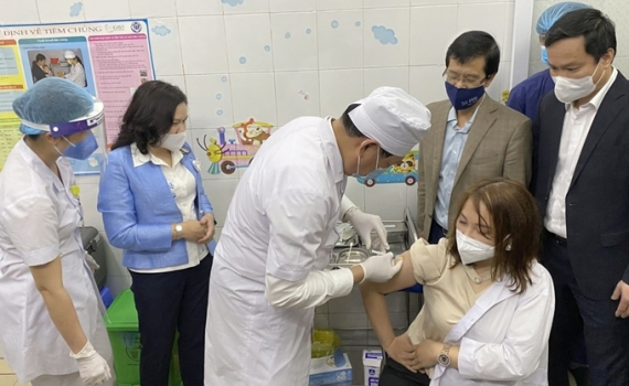 Th&ecirc;m 4.793 người được ti&ecirc;m vắc xin ph&ograve;ng COVID-19
