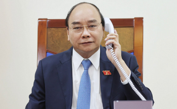 Thủ tướng Nguyễn Xu&acirc;n Ph&uacute;c điện đ&agrave;m với Tổng thống Chile
