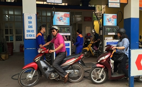Xăng dầu tiếp tục tăng gi&aacute;