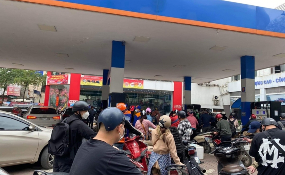 Việc giảm thuế m&ocirc;i trường đối với xăng, dầu cần được triển khai kịp thời