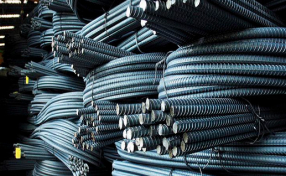 Gi&aacute; th&eacute;p tiếp tục tăng mạnh 