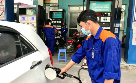 Bộ T&agrave;i ch&iacute;nh đề xuất giảm gần 12.000 tỷ đồng thuế xăng dầu