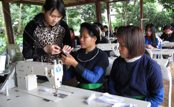 Hỗ trợ chuyển đổi nghề đối với đồng b&agrave;o d&acirc;n tộc thiểu số