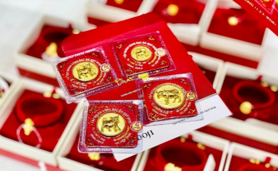 Gi&aacute; v&agrave;ng h&ocirc;m nay 7-3: Gi&aacute; v&agrave;ng thế giới tăng, trong nước biến động nhẹ