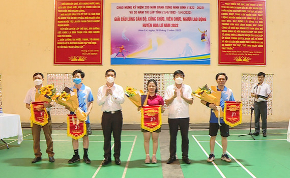 Huyện Hoa Lư khai mạc giải cầu l&ocirc;ng khối c&aacute;n bộ, c&ocirc;ng chức vi&ecirc;n chức, người lao động