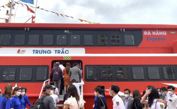 Khai trương tuyến du lịch đường thủy Đ&agrave; Nẵng &ndash; L&yacute; Sơn