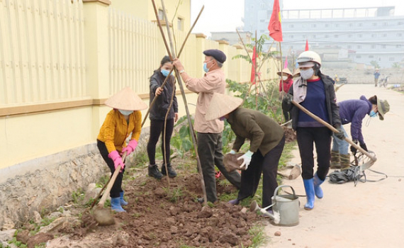 Phụ nữ Gia Trấn đẩy mạnh phong tr&agrave;o trồng c&acirc;y