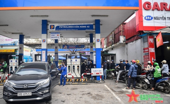 Chiều nay, 21-3, gi&aacute; xăng sẽ giảm thế n&agrave;o?