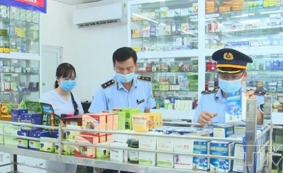 Tăng cường kiểm tra ni&ecirc;m yết gi&aacute; thuốc điều trị COVID-19