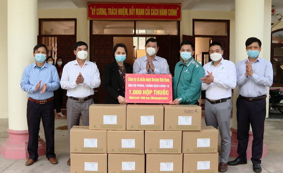 Ủy ban MTTQ Việt Nam tỉnh tiếp nhận ủng hộ ph&ograve;ng, chống dịch Covid-19