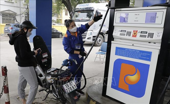 Tăng cường kiểm tra, gi&aacute;m s&aacute;t hoạt động kinh doanh xăng dầu