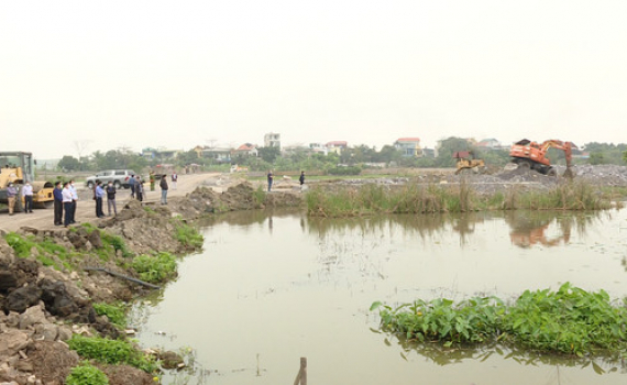 Cưỡng chế giải ph&oacute;ng mặt bằng tại phường Ninh Phong