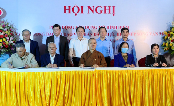 Ph&aacute;t động x&acirc;y dựng m&ocirc; h&igrave;nh điểm "Vận động đồng b&agrave;o c&oacute; đạo v&agrave; nh&acirc;n d&acirc;n thực hiện nếp sống văn minh trong việc cưới, việc tang v&agrave; lễ hội"