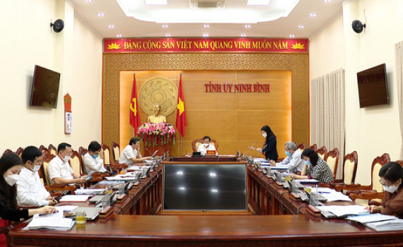 Triển khai c&ocirc;ng t&aacute;c nghi&ecirc;n cứu, bi&ecirc;n soạn t&aacute;i bản, xuất bản cuốn Lịch sử Đảng bộ tỉnh
