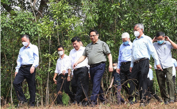 Thủ tướng Phạm Minh Ch&iacute;nh khảo s&aacute;t quy hoạch giao th&ocirc;ng tại B&igrave;nh Phước