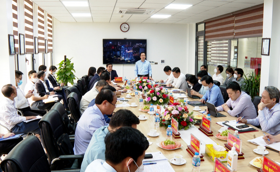 Đồng ch&iacute; Chủ tịch UBND tỉnh l&agrave;m việc với C&ocirc;ng ty Cổ phần Tập đo&agrave;n Th&agrave;nh C&ocirc;ng