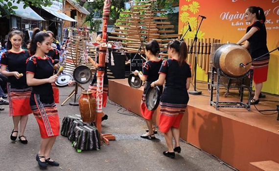 Văn h&oacute;a cồng chi&ecirc;ng: Vọng lời thi&ecirc;ng rừng n&uacute;i!