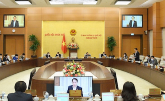 Cần quan t&acirc;m giải quyết ch&iacute;nh s&aacute;ch cho c&aacute;n bộ d&ocirc;i dư