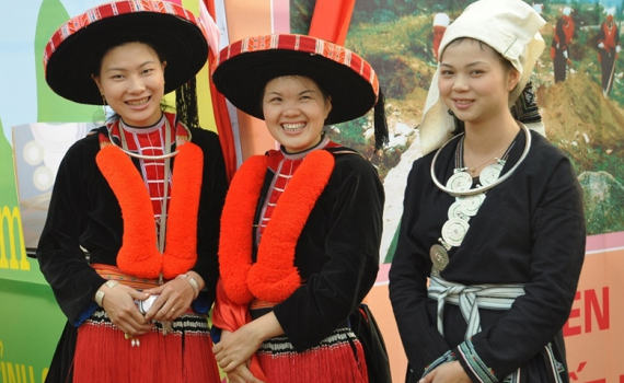 Th&ocirc;n người Dao gần 20 năm kh&ocirc;ng c&oacute; người sinh con thứ 3