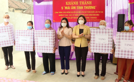 Hội LHPN huyện Y&ecirc;n M&ocirc; kh&aacute;nh th&agrave;nh 5 ng&ocirc;i nh&agrave; "M&aacute;i ấm t&igrave;nh thương" cho phụ nữ ngh&egrave;o