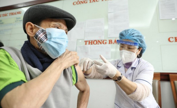 Việt Nam l&agrave; một trong 6 nước c&oacute; tỷ lệ bao phủ ti&ecirc;m vaccine cao nhất 