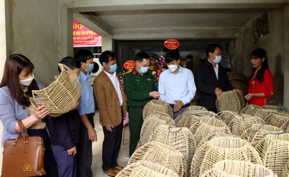 Ra mắt HTX sản xuất thủ c&ocirc;ng mỹ nghệ tại x&atilde; Y&ecirc;n Phong