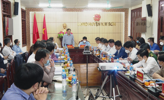 Đo&agrave;n c&ocirc;ng t&aacute;c của Bộ NN&PTNT l&agrave;m việc tại Ninh B&igrave;nh