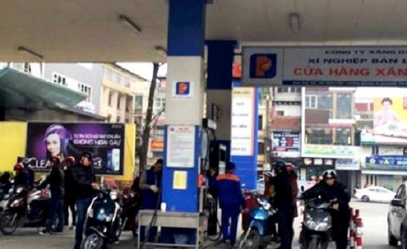 Bộ T&agrave;i ch&iacute;nh đề xuất giảm 50% mức thuế bảo vệ m&ocirc;i trường đối với xăng