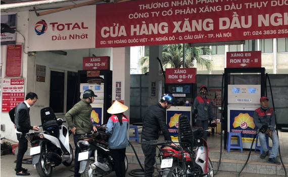 Giảm 50% thuế bảo vệ m&ocirc;i trường đối với xăng, dầu