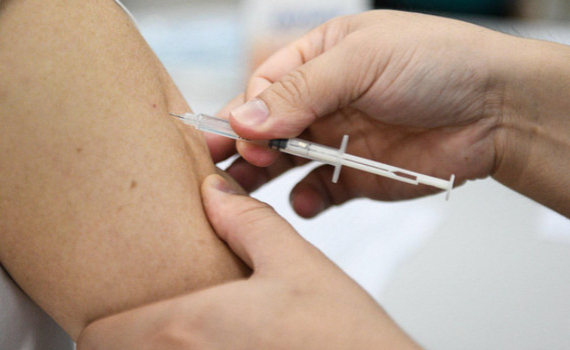 Trẻ mắc COVID-19 sau bao l&acirc;u th&igrave; ti&ecirc;m vaccine ph&ograve;ng bệnh?