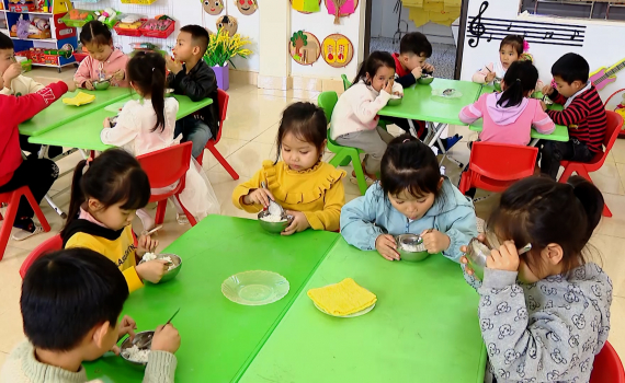 Đảm bảo vệ sinh ATTP trong trường Mầm non tại huyện Kim Sơn