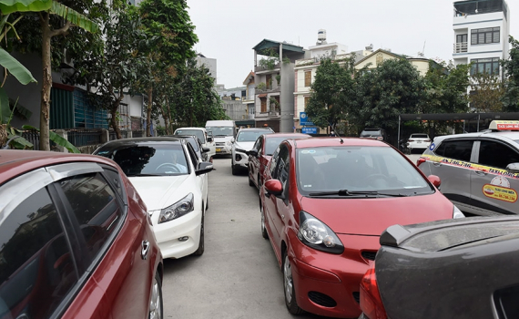 Miễn đăng kiểm lần đầu &ocirc; t&ocirc; mới, &ocirc; t&ocirc; cũ sau 20 năm mới phải đăng kiểm 6 th&aacute;ng