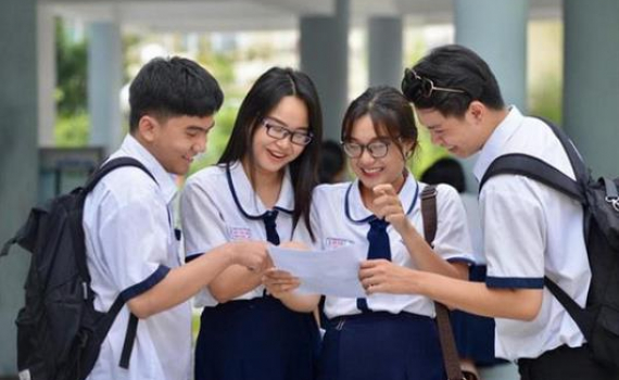 Dự kiến thi tốt nghiệp THPT từ năm 2025 c&oacute; 4 m&ocirc;n bắt buộc, 2 m&ocirc;n tự chọn