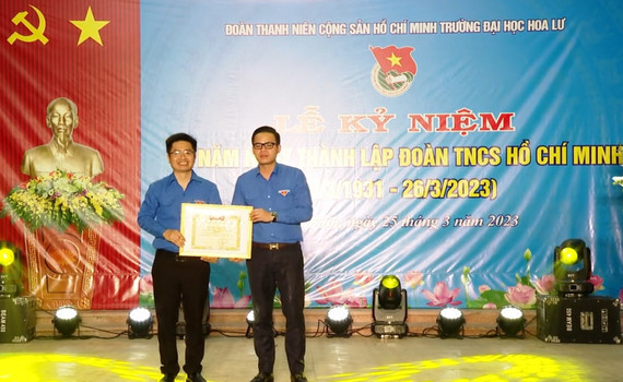 Đo&agrave;n trường Đại học Hoa Lư kỷ niệm 92 năm Ng&agrave;y th&agrave;nh lập Đo&agrave;n TNCS Hồ Ch&iacute; Minh 
