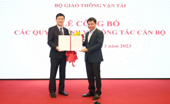Trao quyết định bổ nhiệm t&acirc;n Cục trưởng Cục Đăng kiểm Việt Nam