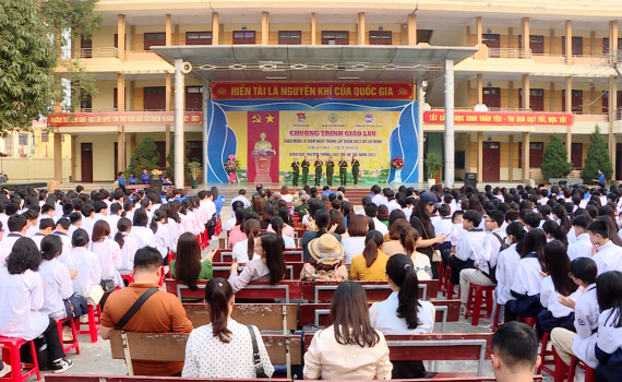 Giao lưu gi&aacute;o dục truyền thống c&aacute;ch mạng cho thế hệ trẻ tại Trường THPT Ninh B&igrave;nh - Bạc Li&ecirc;u