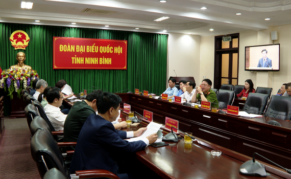 Ủy ban Thường vụ Quốc hội chất vấn nh&oacute;m vấn đề thuộc lĩnh vực T&ograve;a &aacute;n v&agrave; Kiểm s&aacute;t