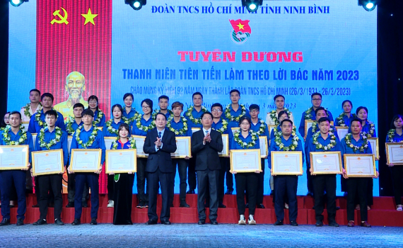 Tuy&ecirc;n dương Thanh ni&ecirc;n ti&ecirc;n tiến l&agrave;m theo lời B&aacute;c năm 2023