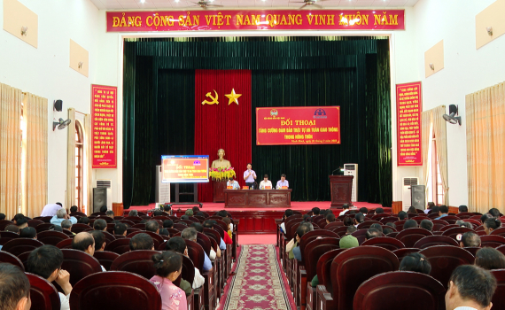 Đối thoại tăng cường đảm bảo trật tự an to&agrave;n giao th&ocirc;ng n&ocirc;ng th&ocirc;n