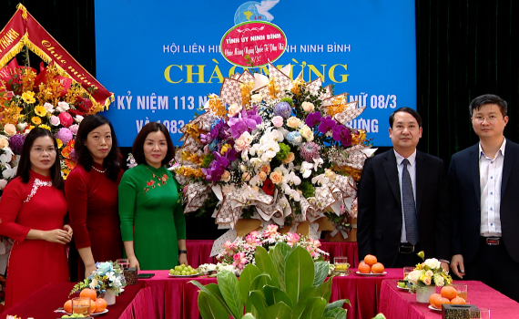 Đồng ch&iacute; Ph&oacute; B&iacute; thư Thường trực Tỉnh ủy thăm, ch&uacute;c mừng Hội Li&ecirc;n hiệp Phụ nữ tỉnh nh&acirc;n Ng&agrave;y Quốc tế Phụ nữ 8/3