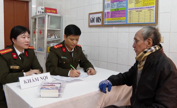 Kh&aacute;m bệnh, tư vấn, cấp ph&aacute;t thuốc miễn ph&iacute; tại huyện Y&ecirc;n M&ocirc;
