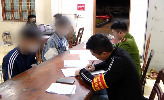 C&ocirc;ng an th&agrave;nh phố Ninh B&igrave;nh xử l&yacute; nh&oacute;m đối tượng lạng l&aacute;ch, đ&aacute;nh v&otilde;ng