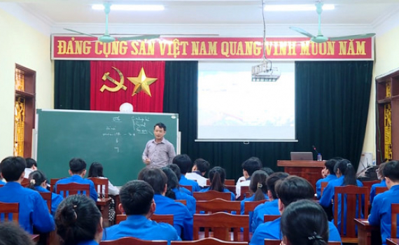 Th&agrave;nh đo&agrave;n Tam Điệp khai mạc lớp bồi dưỡng nhận thức về Đảng cho đo&agrave;n vi&ecirc;n ưu t&uacute;