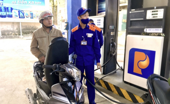 Gỡ kh&oacute; xuất h&oacute;a đơn điện tử cho từng lần b&aacute;n lẻ xăng, dầu
