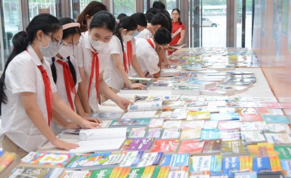 Tạo sự chuyển biến t&iacute;ch cực trong đổi mới chương tr&igrave;nh, s&aacute;ch gi&aacute;o khoa gi&aacute;o dục phổ th&ocirc;ng