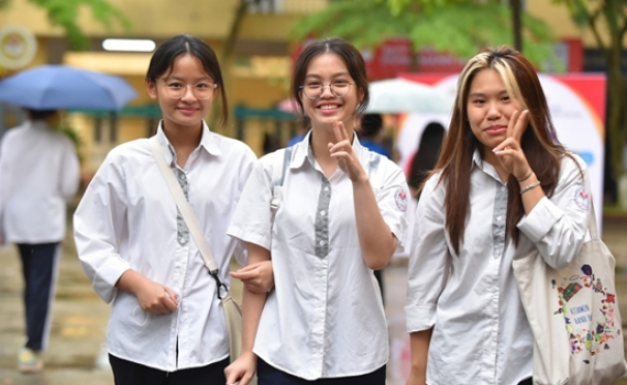 Bộ GD-ĐT c&ocirc;ng bố đề thi tham khảo Kỳ thi tốt nghiệp THPT năm 2024