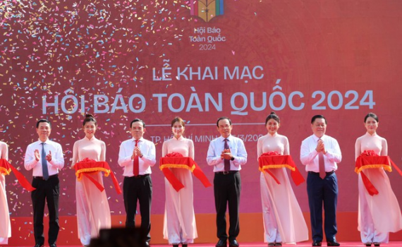 Khai mạc Hội B&aacute;o to&agrave;n quốc 2024, 'hoa trăm miền' tề tựu tại Th&agrave;nh phố mang t&ecirc;n B&aacute;c